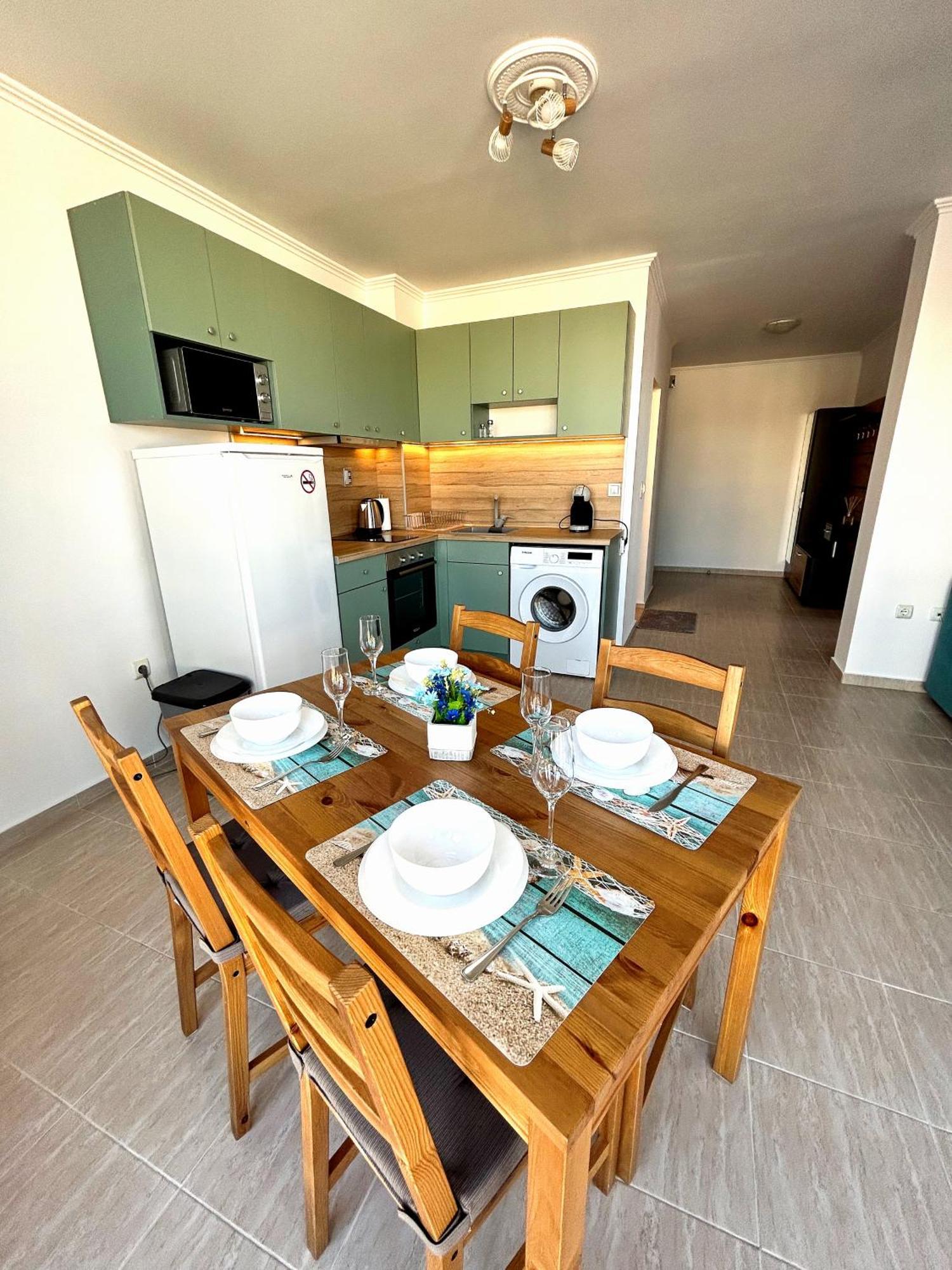 Apartment Calabria Свети Влас Екстериор снимка