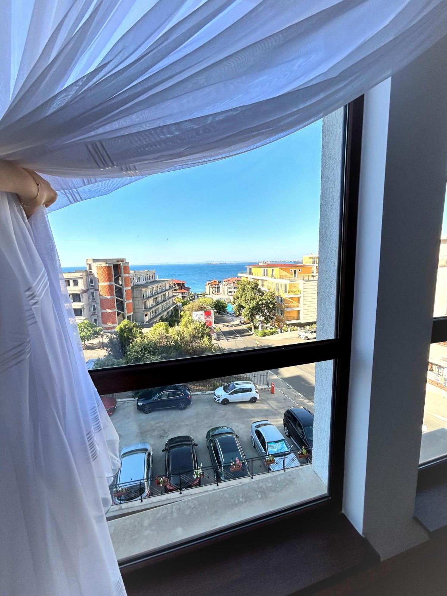 Apartment Calabria Свети Влас Екстериор снимка