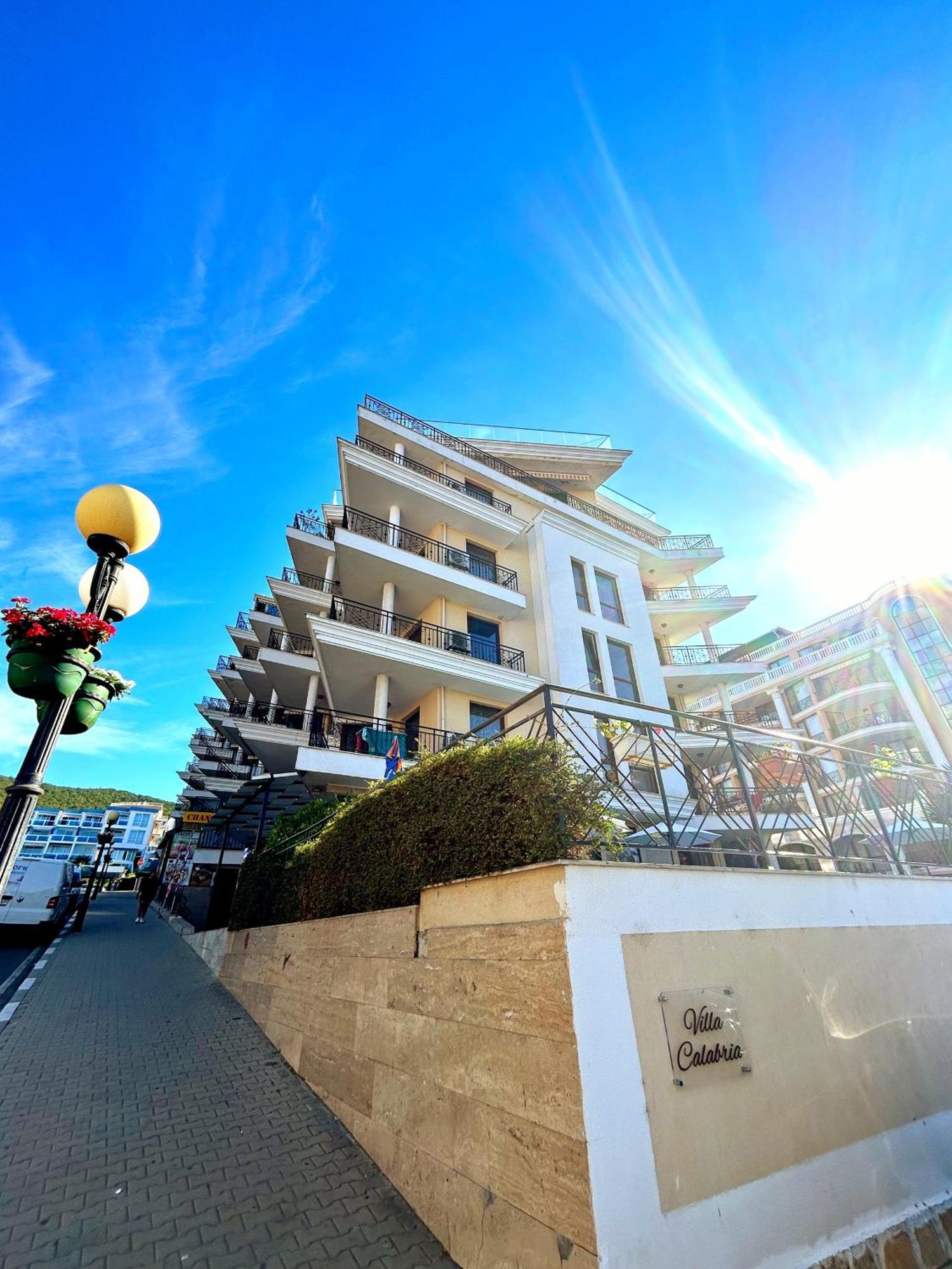 Apartment Calabria Свети Влас Екстериор снимка